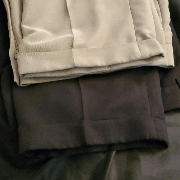 2 Pairs Mens Greg Norman Pants Khaki and Navy Wrinkle Free, Cuff Bottom & Crease - Picture 10 of 10